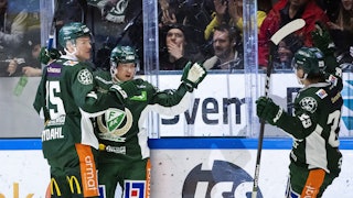Marcus Nilsson gjorde två mål och en assist när Färjestad slog HV71 med 6-2