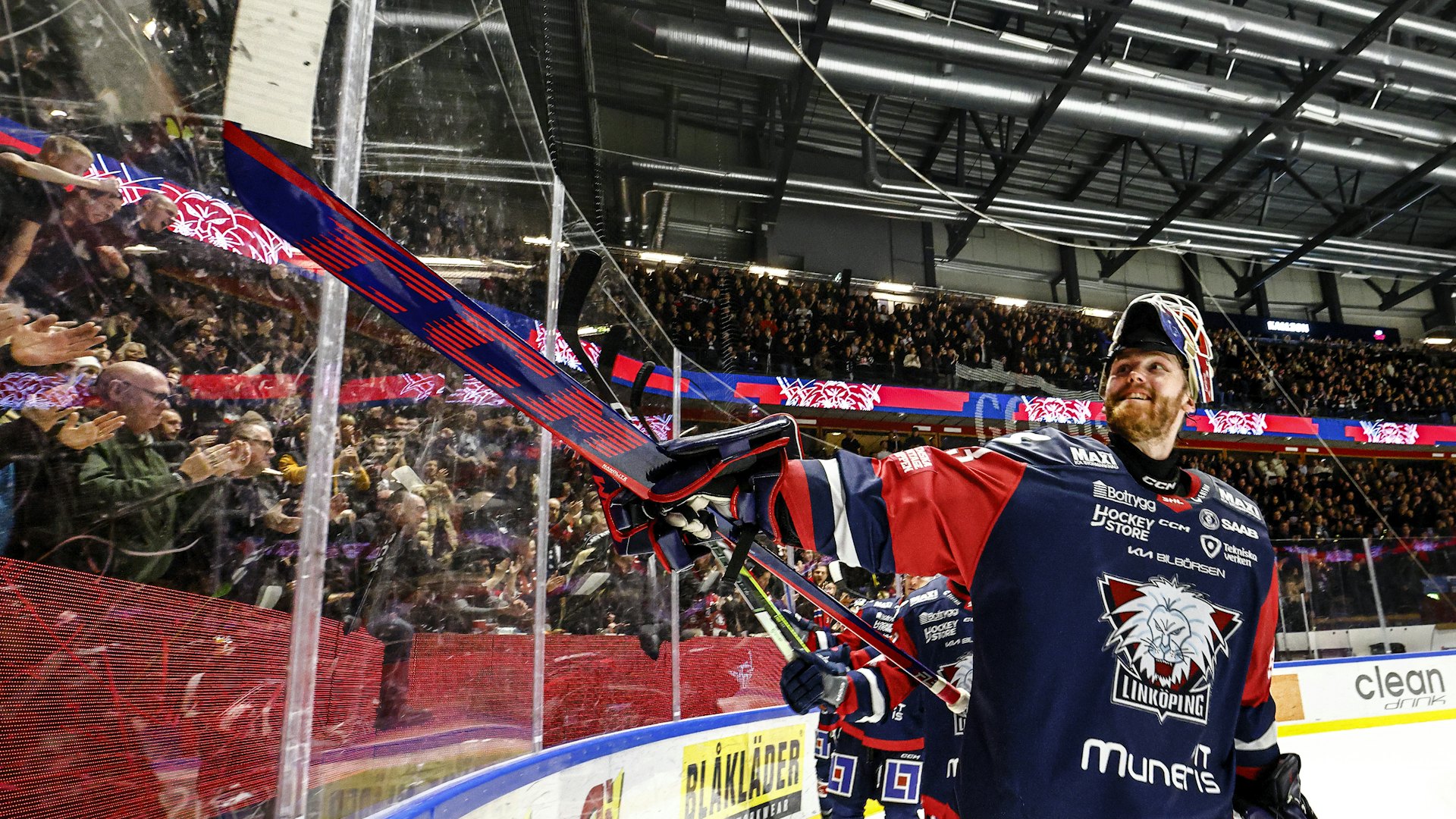 231226 Linköpings målvakt Marcus Högberg jublar under ishockeymatchen i SHL mellan Linköping och HV71 den 26 december 2023 i Linköping.
Foto: Peter Holgersson / BILDBYRÅN / COP 102 / PH0228
ishockey ice hockey shl svenska hockeyligan swedish hockey league linköping hv71 jubel