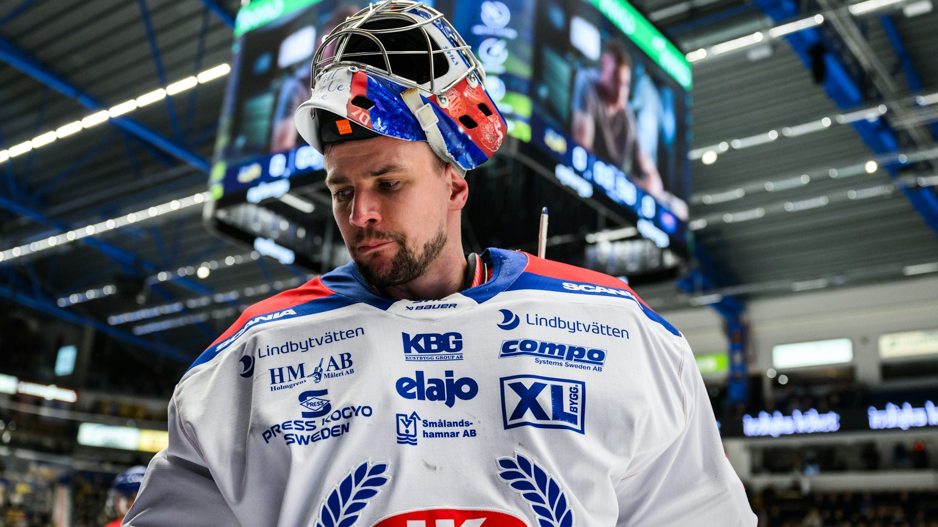 240317 Oskarshamns målvakt Marek Langhamer deppar under match två i kvalet till SHL mellan HV71 och Oskarshamn den 17 mars 2024 i Jönköping.
Foto: David Wreland / BILDBYRÅN / COP 331 / DW0022
ishockey ice hockey shl kval slutspel qualification qualifier relegation hv71 oskarshamn match 2 depp