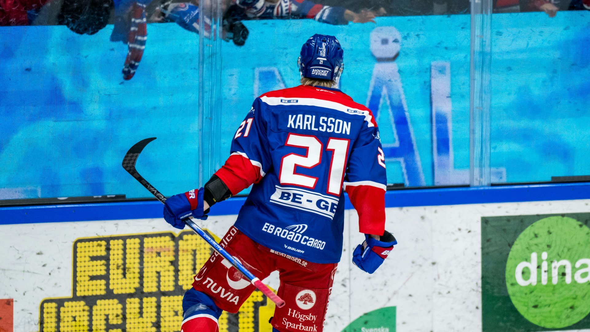240326 Oskarshamns Hampus Karlsson jublar efter 2-1 under ishockeymatchen i kvalet till SHL mellan Oskarshamn och HV71 den 26 mars 2024 i Oskarshamn.
Foto: Suvad Mrkonjic / BILDBYRÅN / COP 170 / SM0311
ishockey ice hockey shl kval slutspel qualification qualifier relegation oskarshamn hv71 jubel