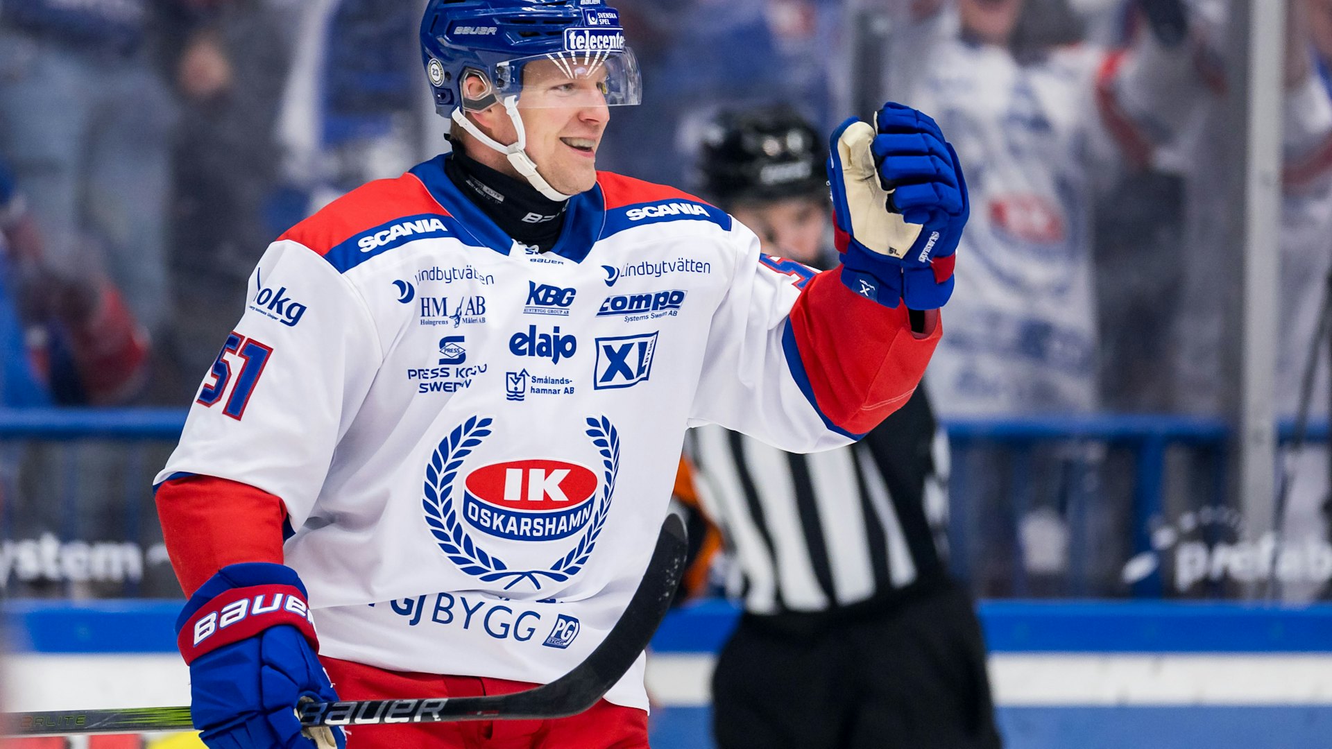 i240312 Oskarshamns Markus Nenonen jublar efter 1-1 under ishockeymatchen i SHL mellan Växjö och Oskarshamn den 12 mars 2024 i Växjö.
Foto: Jonas Ljungdahl / BILDBYRÅN / COP 144 / JO0240
ishockey ice hockey shl svenska hockeyligan swedish hockey league växjö oskarshamn jubel