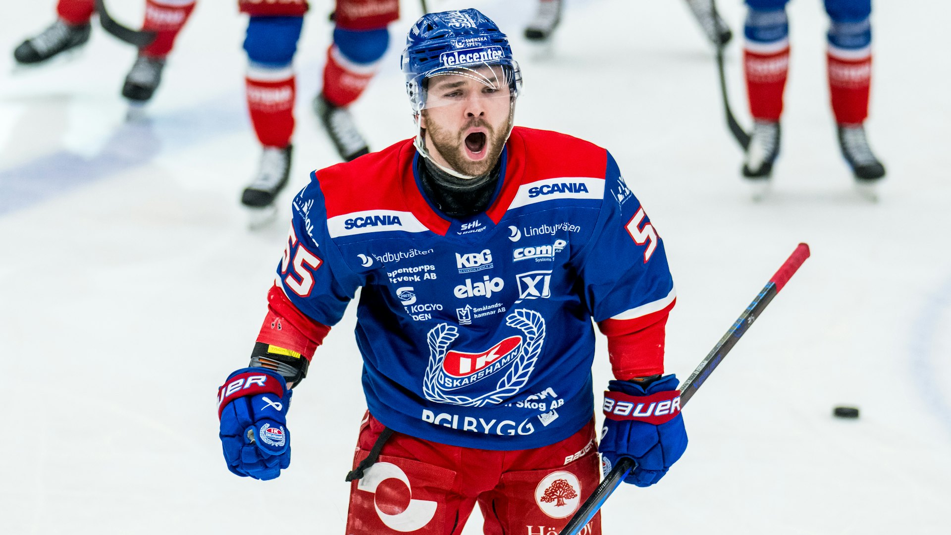 240326 Oskarshamns David Quenneville jublar efter 1-0 under ishockeymatchen i kvalet till SHL mellan Oskarshamn och HV71 den 26 mars 2024 i Oskarshamn.
Foto: Suvad Mrkonjic / BILDBYRÅN / COP 170 / SM0311
ishockey ice hockey shl kval slutspel qualification qualifier relegation oskarshamn hv71 jubel
