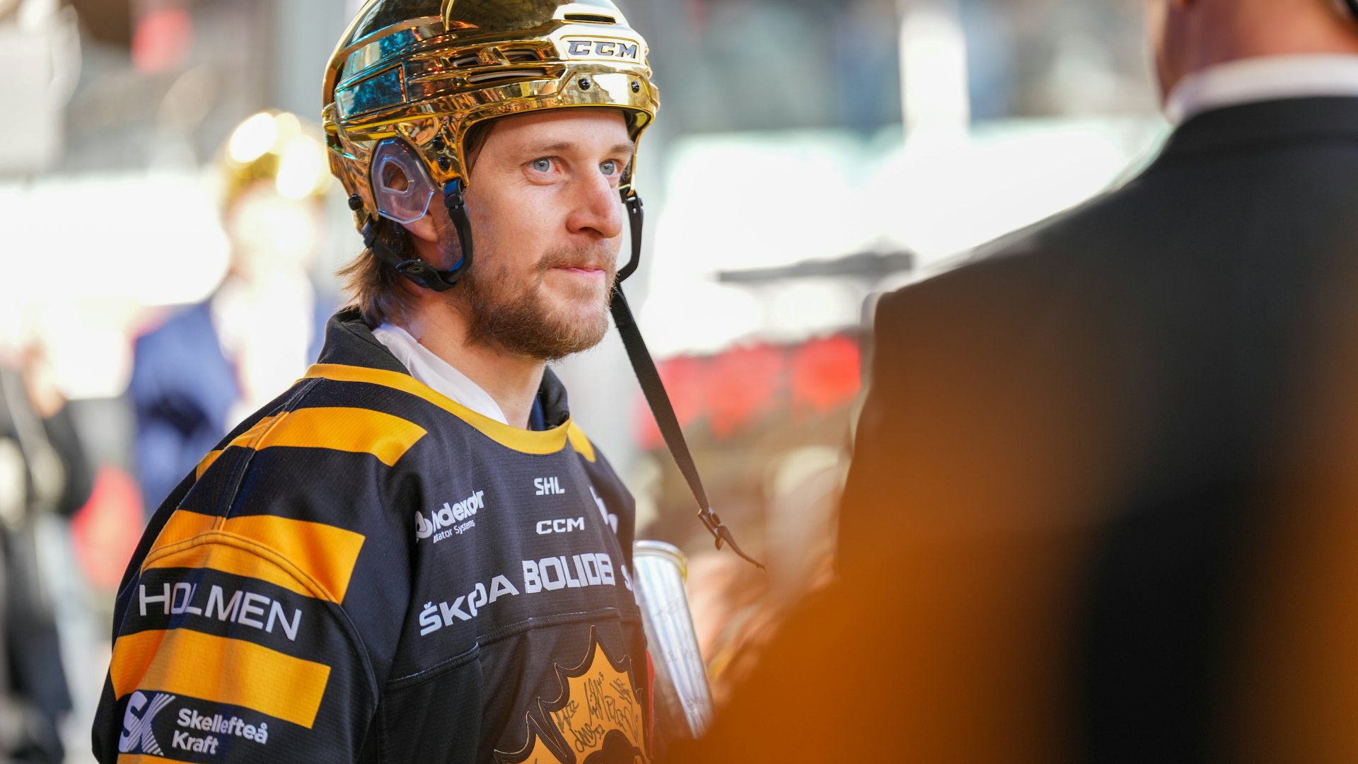 240430 Skellefteås Jonathan Pudas under guldhyllningar av Skellefteå efter SM-guldet den 30 april 2024 i Skellefteå.
Foto: Ola Westerberg / BILDBYRÅN / COP 117 / OW0167
ishockey ice hockey shl svenska hockeyligan swedish hockey league skellefteå guldhyllningar sm-guld