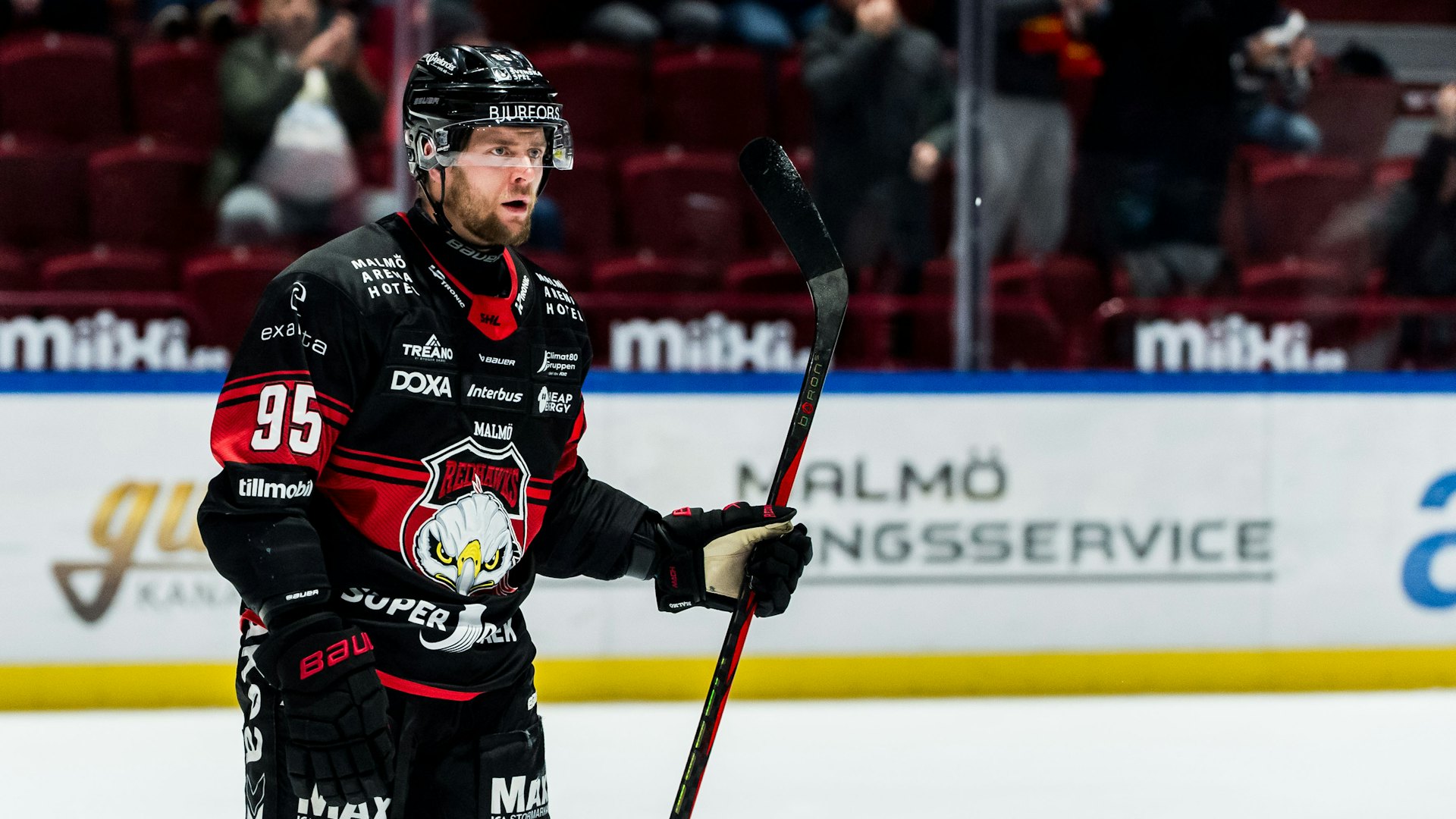 241126 Malmö Redhawks Carl Persson jublar efter 2-1 under ishockeymatchen i SHL mellan Malmö Redhawks och Frölunda den 26 november 2024 i Malmö.
Foto: Christian Örnberg / BILDBYRÅN / COP 166 / CO0498
ishockey ice hockey shl svenska hockeyligan swedish hockey league malmö redhawks frölunda jubel