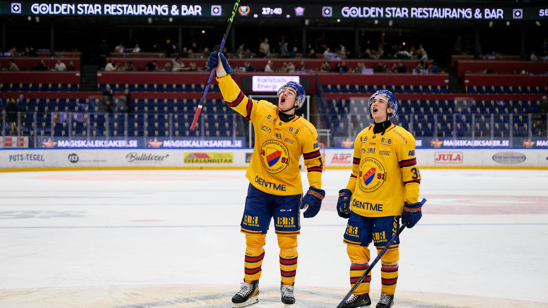 JVM-hjältar trumfade tränarbyte i målrik omgång | SHL